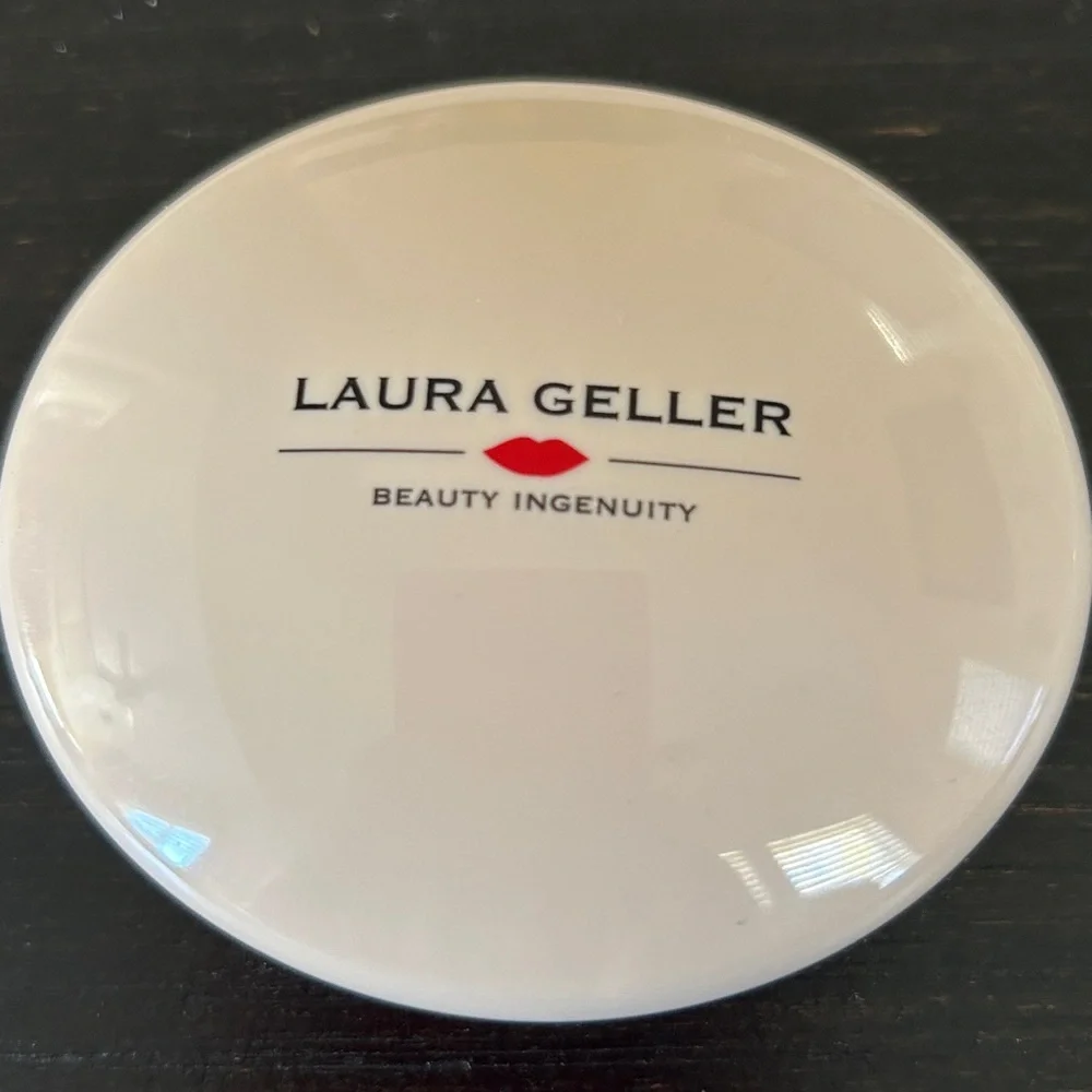 Laura Geller Baked Elements Blush - Shade: Sorano (tiny swatch)